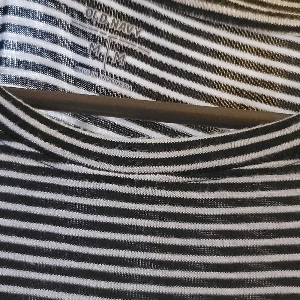 Old navy long sleeve shirt